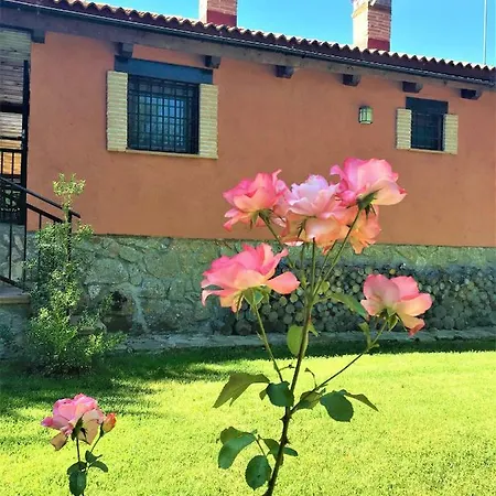 Casa Rural La Finca De Gredos Εξοχικό σπίτι *